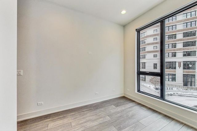 847 N Larrabee Street 2F, Chicago, IL 60610