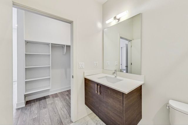 847 N Larrabee Street 2F, Chicago, IL 60610