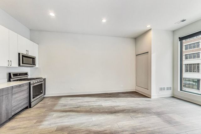 847 N Larrabee Street 2F, Chicago, IL 60610