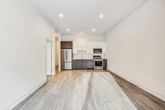 847 N Larrabee Street 2F, Chicago, IL 60610