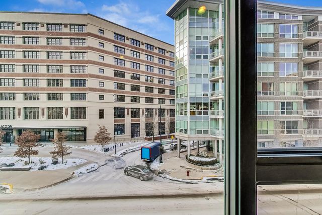 847 N Larrabee Street 2F, Chicago, IL 60610