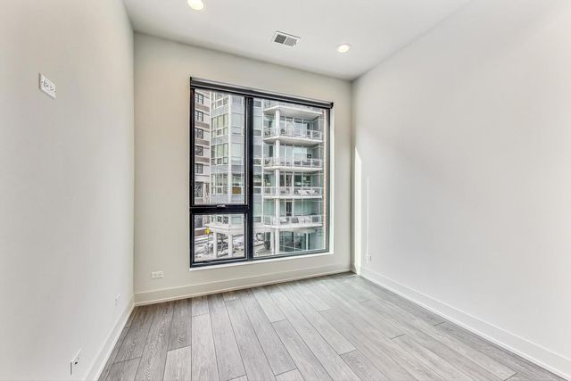 847 N Larrabee Street 2F, Chicago, IL 60610