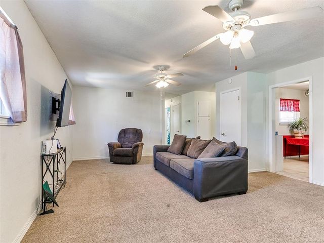 937 NW 19th Street, Moore, OK 73160