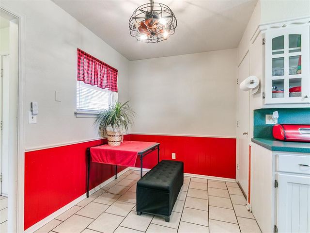 937 NW 19th Street, Moore, OK 73160