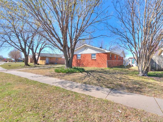 937 NW 19th Street, Moore, OK 73160