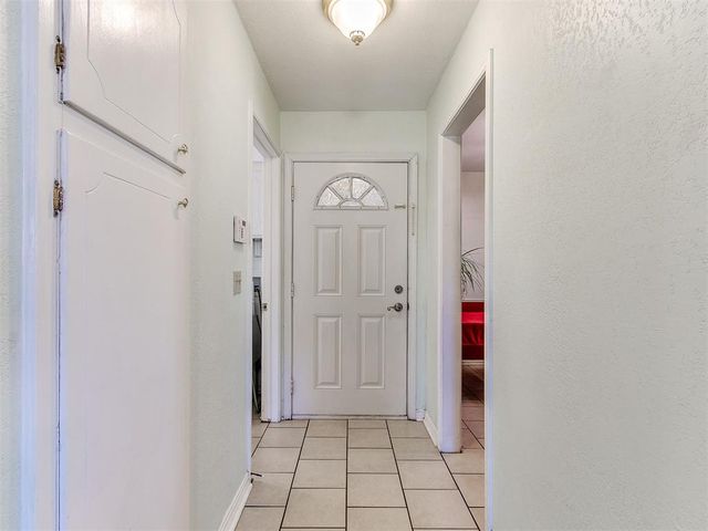 937 NW 19th Street, Moore, OK 73160