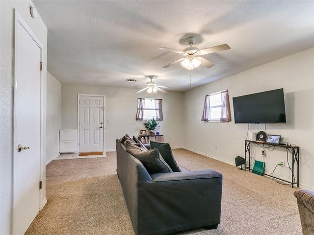 937 NW 19th Street, Moore, OK 73160