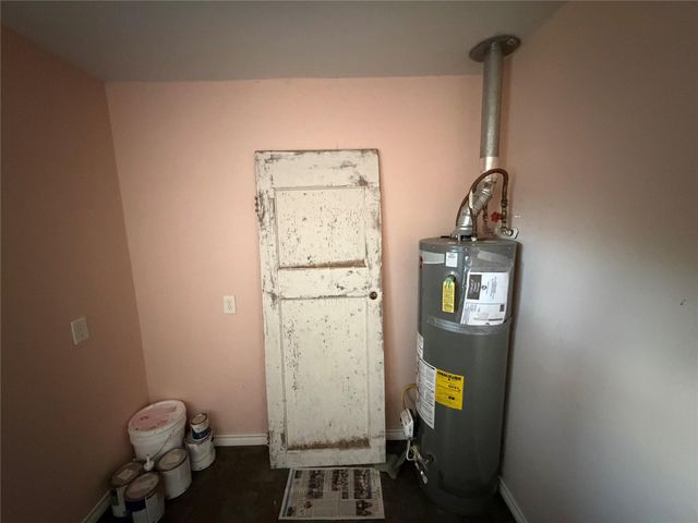 303 Magnusson Avenue, Palacios, TX 77465