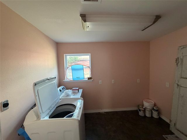 303 Magnusson Avenue, Palacios, TX 77465