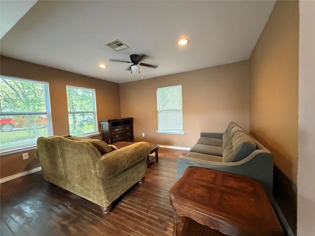 303 Magnusson Avenue, Palacios, TX 77465
