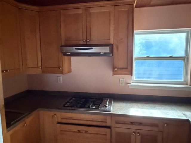 303 Magnusson Avenue, Palacios, TX 77465
