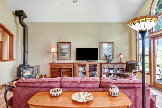 8950 Hwy 116, Forestville, CA 95436