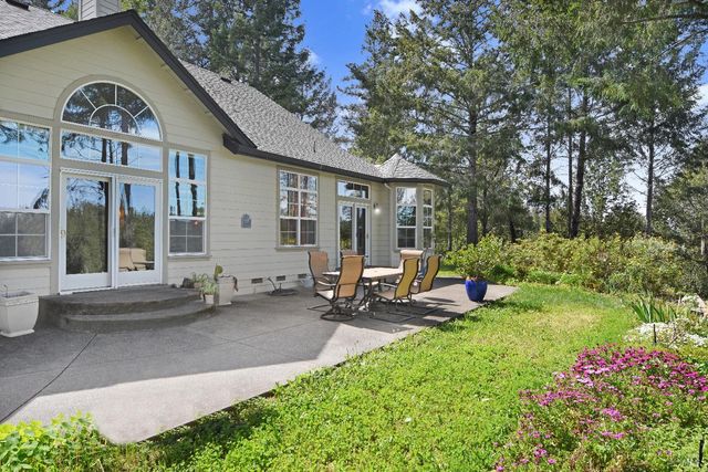 8950 Hwy 116, Forestville, CA 95436