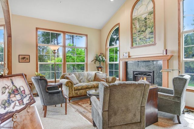 8950 Hwy 116, Forestville, CA 95436