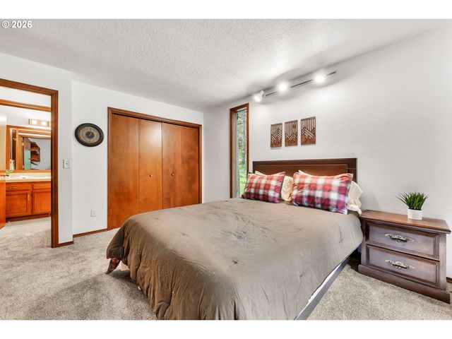 89879 SHEFFLER Rd, Elmira, OR 97437