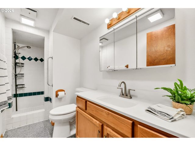 89879 SHEFFLER Rd, Elmira, OR 97437