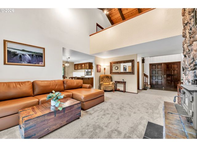 89879 SHEFFLER Rd, Elmira, OR 97437