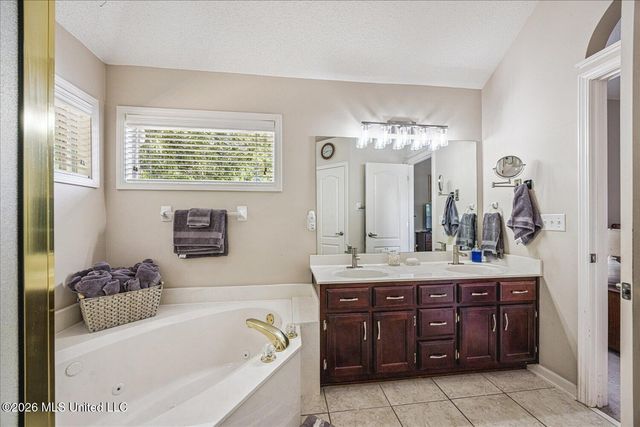 4278 W Elizabeth Circle, Olive Branch, MS 38654