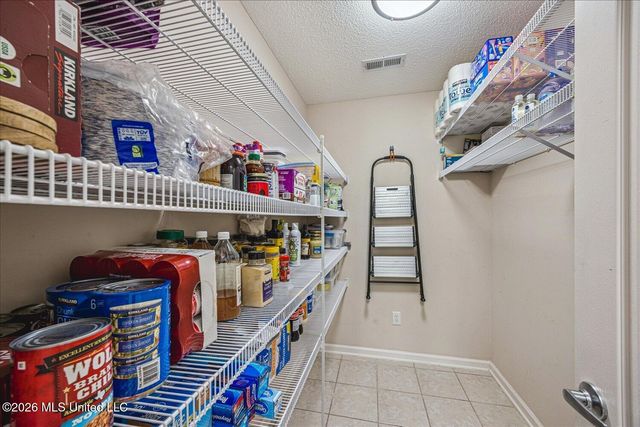 4278 W Elizabeth Circle, Olive Branch, MS 38654
