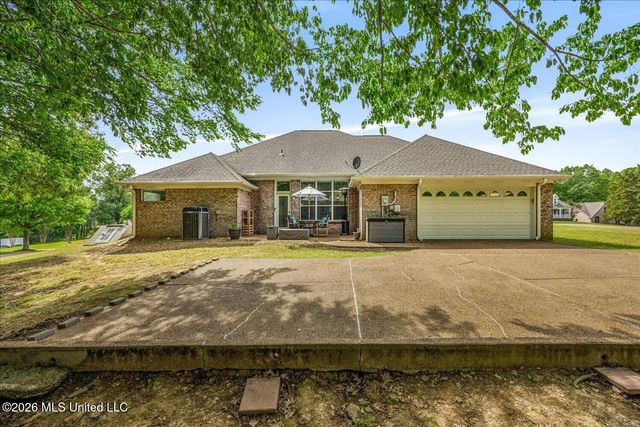 4278 W Elizabeth Circle, Olive Branch, MS 38654