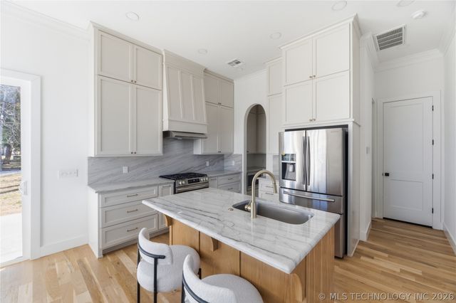 402 S Wyandotte Avenue, Bartlesville, OK 74003