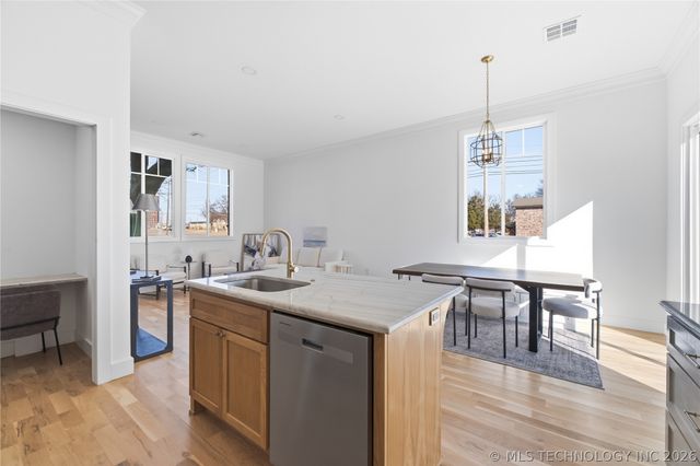 402 S Wyandotte Avenue, Bartlesville, OK 74003