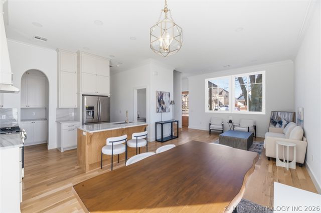 402 S Wyandotte Avenue, Bartlesville, OK 74003