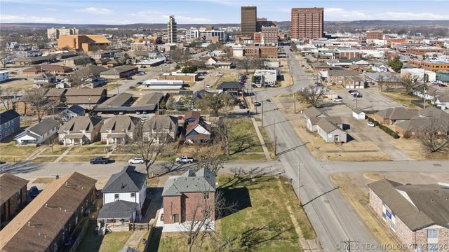 402 S Wyandotte Avenue, Bartlesville, OK 74003