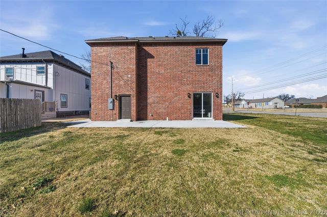 402 S Wyandotte Avenue, Bartlesville, OK 74003