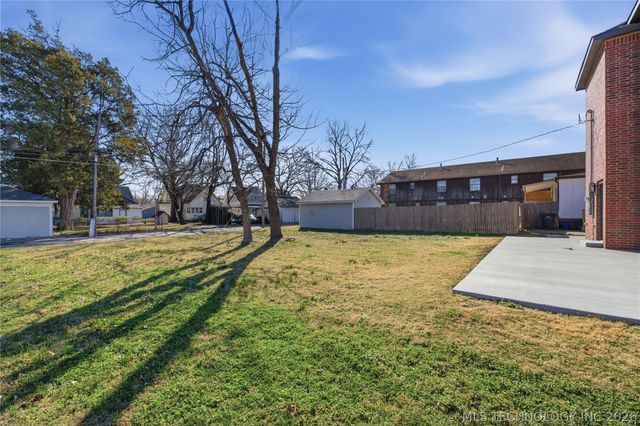 402 S Wyandotte Avenue, Bartlesville, OK 74003