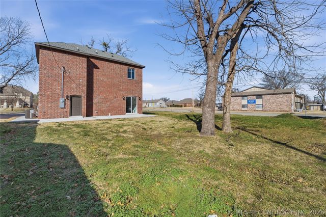 402 S Wyandotte Avenue, Bartlesville, OK 74003