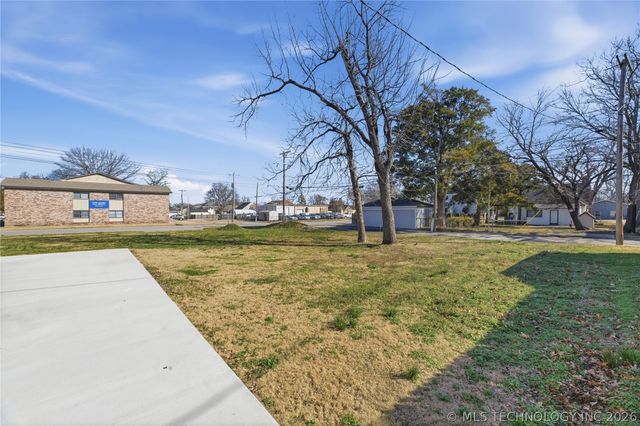 402 S Wyandotte Avenue, Bartlesville, OK 74003