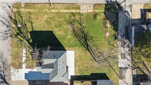 402 S Wyandotte Avenue, Bartlesville, OK 74003