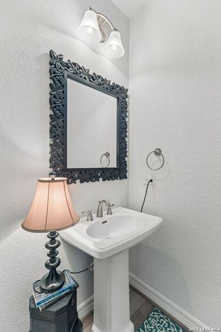 8529 Dana Elms, Boerne, TX 78015