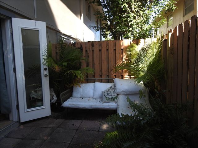 1600 NE 3RD AVE 2, Fort Lauderdale, FL 33305