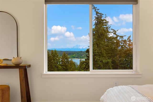 8226 Granite Drive NW, Gig Harbor, WA 98329