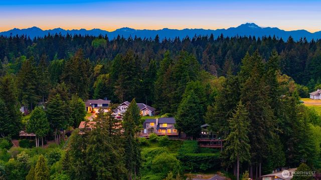8226 Granite Drive NW, Gig Harbor, WA 98329