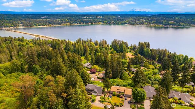 8226 Granite Drive NW, Gig Harbor, WA 98329