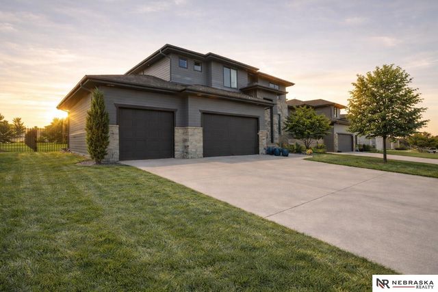 7322 N 168th Avenue, Bennington, NE 68007