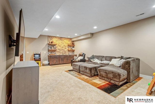 7322 N 168th Avenue, Bennington, NE 68007