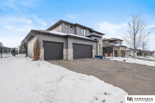 7322 N 168th Avenue, Bennington, NE 68007