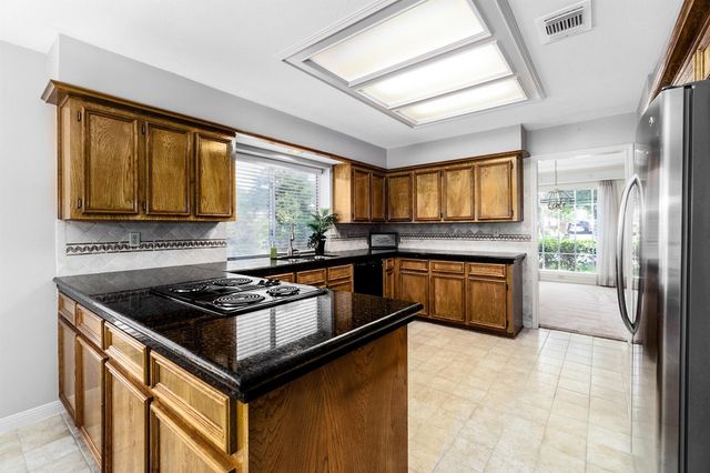 15406 Greenleaf Lane, Houston, TX 77062