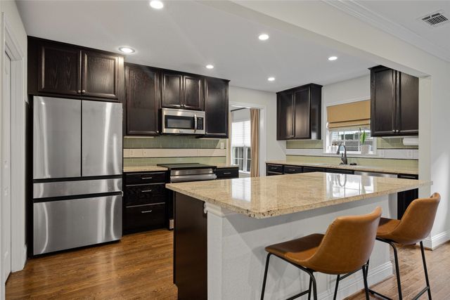 5947 Mercedes Avenue, Dallas, TX 75206