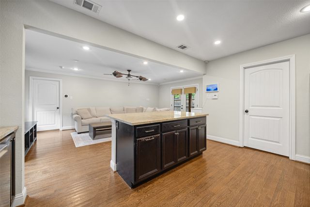 5947 Mercedes Avenue, Dallas, TX 75206