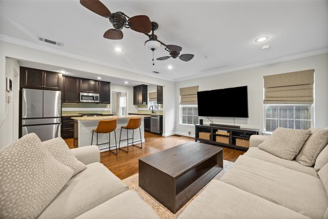 5947 Mercedes Avenue, Dallas, TX 75206