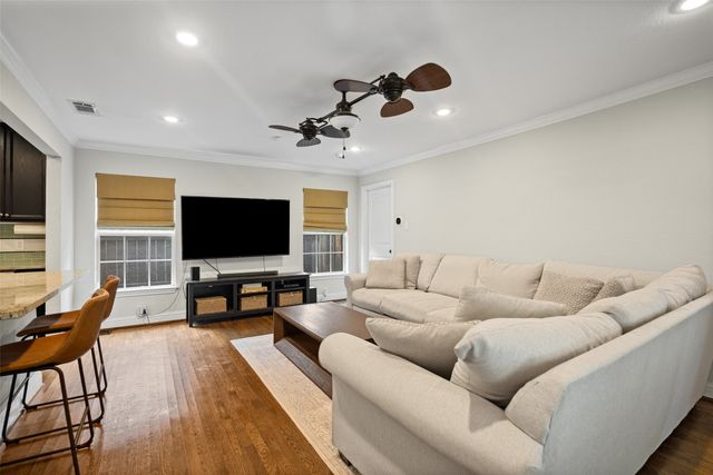 5947 Mercedes Avenue, Dallas, TX 75206