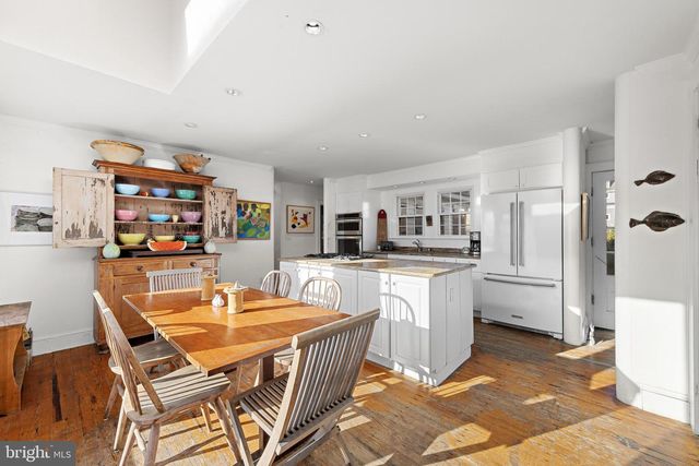 6 N 4TH ST, Surf City, NJ 08008