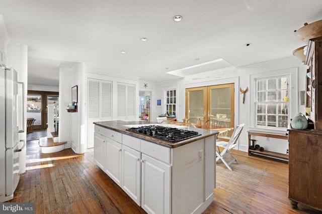 6 N 4TH ST, Surf City, NJ 08008