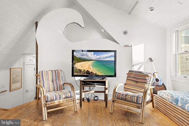 6 N 4TH ST, Surf City, NJ 08008