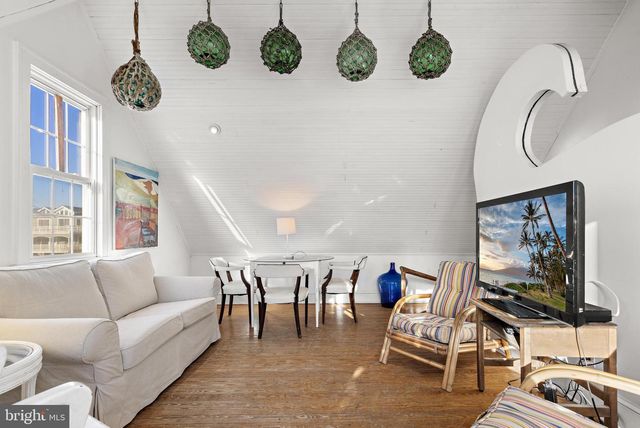 6 N 4TH ST, Surf City, NJ 08008